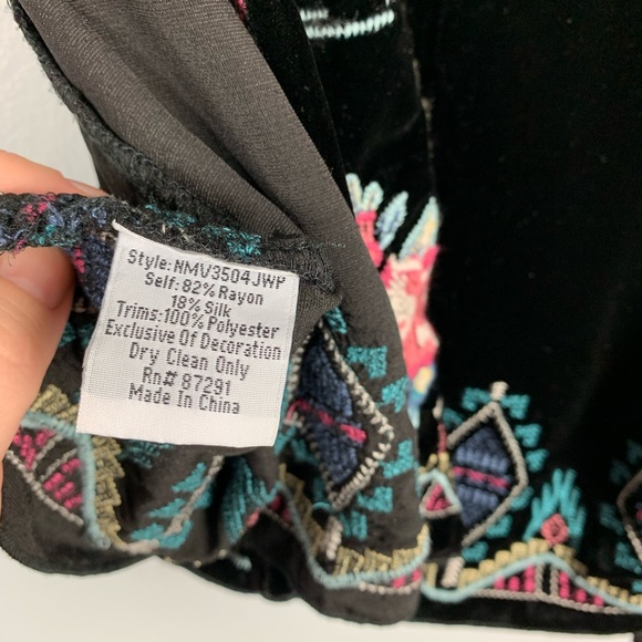 Johnny Was | Crushed Velvet Kimono Embroidered - Picture 5 of 5